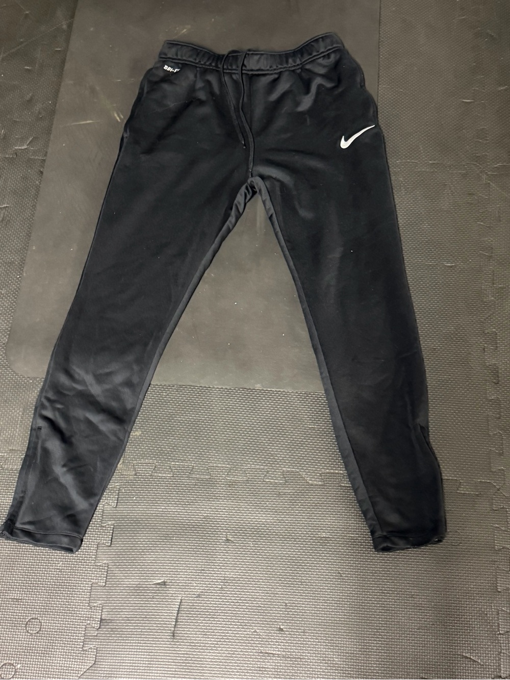 Nike men’s  Black Performance Joggers (size Large)